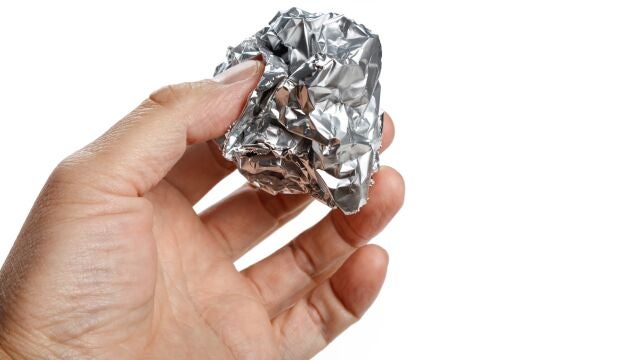 Bola de papel de aluminio