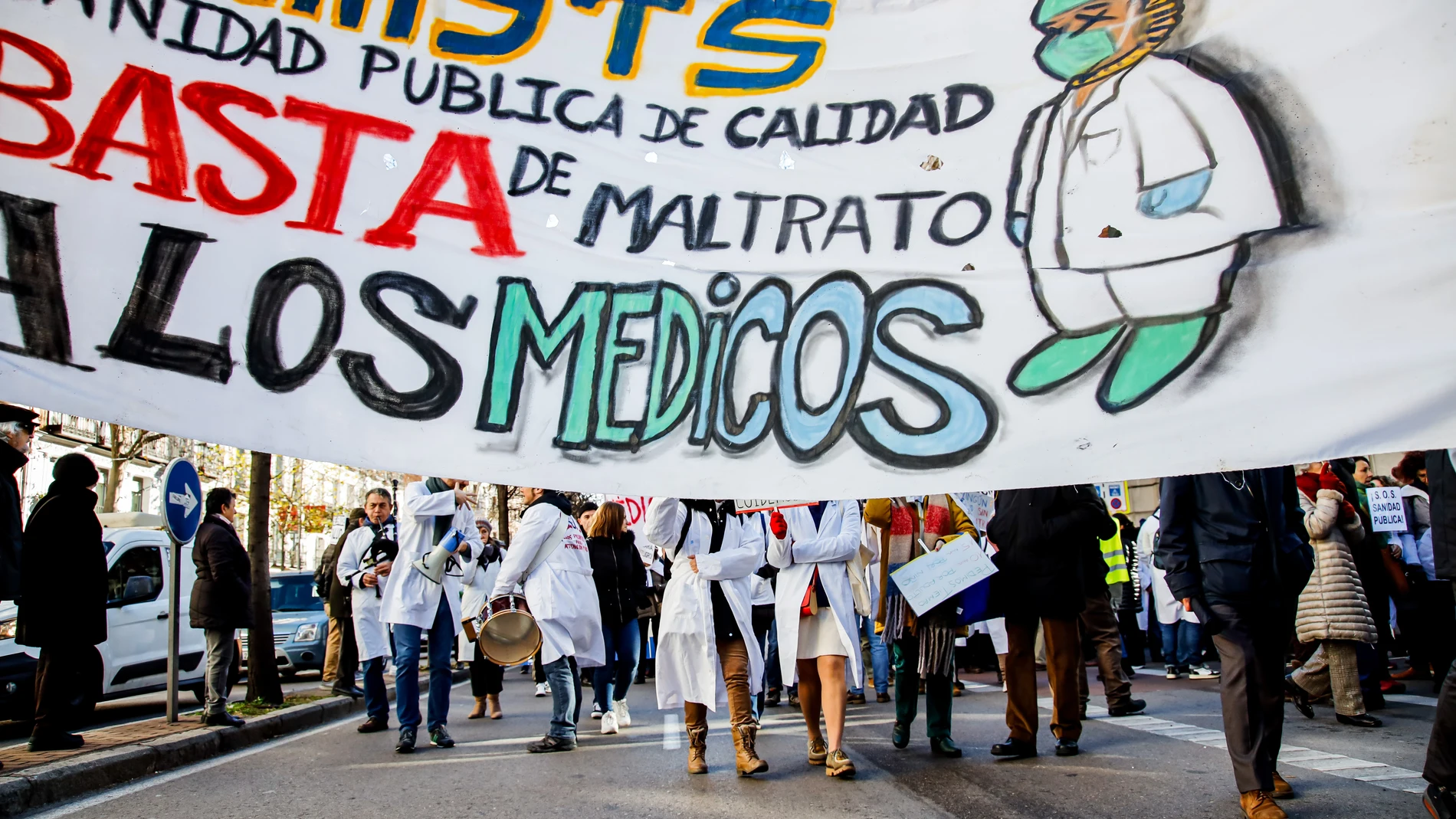 MADRID.-Arranca mañana la huelga de facultativos de hospitales con una marcha junto a médicos y pediatras de Primaria por Madrid