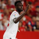 Tres importantes equipos amenazan la continuidad de Tanguy Nianzou en el Sevilla