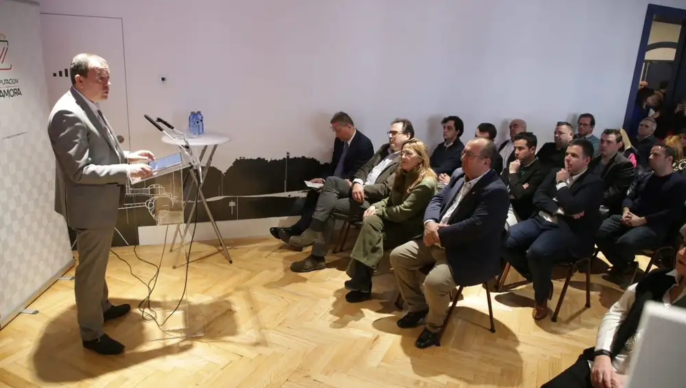 Francisco José Requejo, presidente de la Diputación de Zamora, presenta los vinos de la Sierra de la Culebra en Madrid