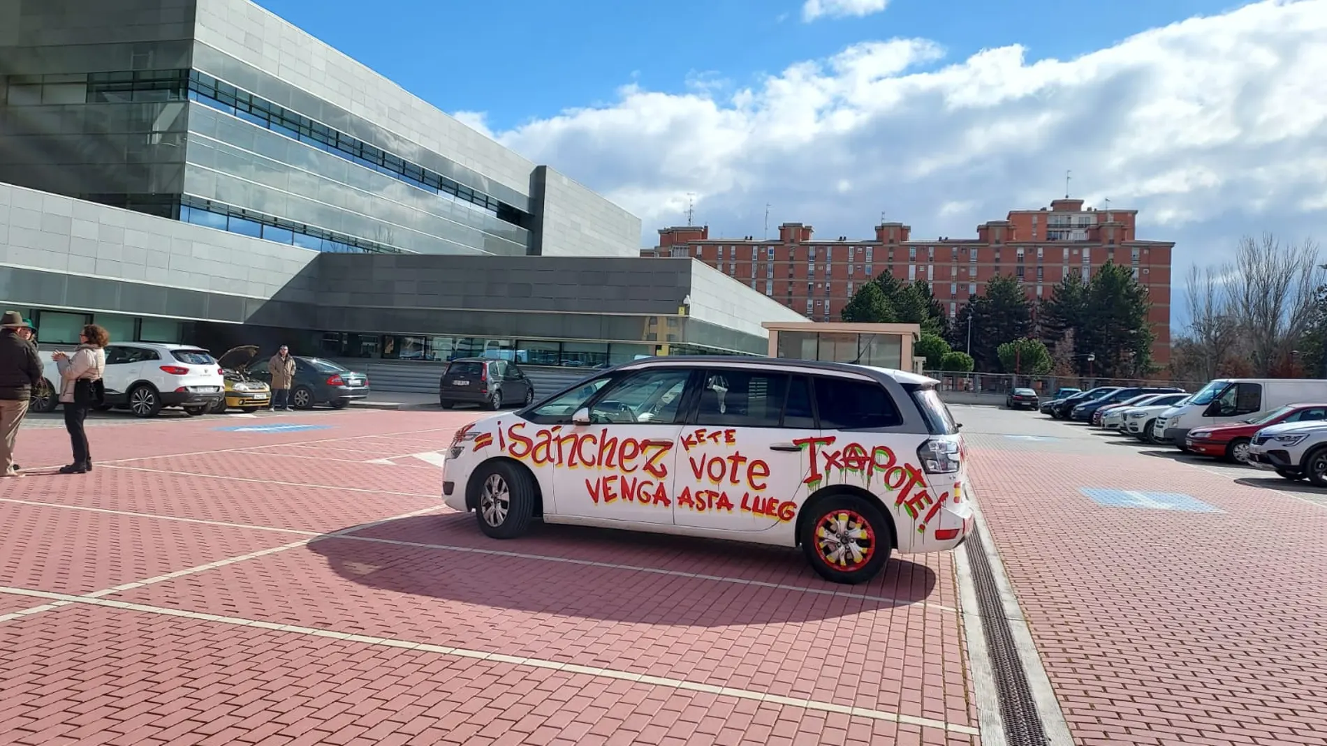 "Que te vote Txapote": la frase que persigue a Sánchez se pasea por Valladolid