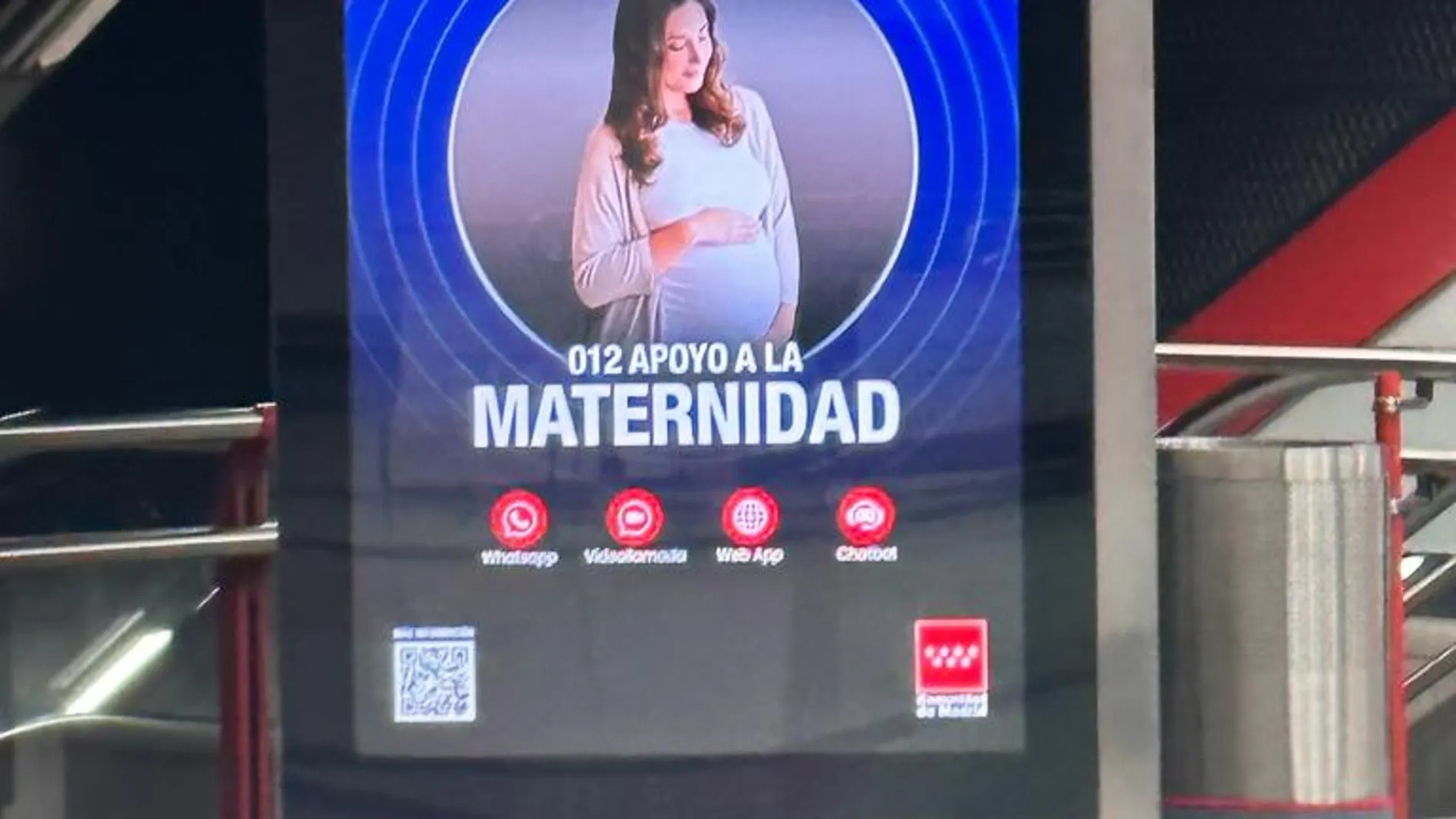 Un cartel publicita el nuevo servicio de apoyo a la maternidad