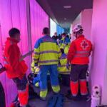 Dos jóvenes, muy graves tras caer por el hueco de una escalera en Móstoles