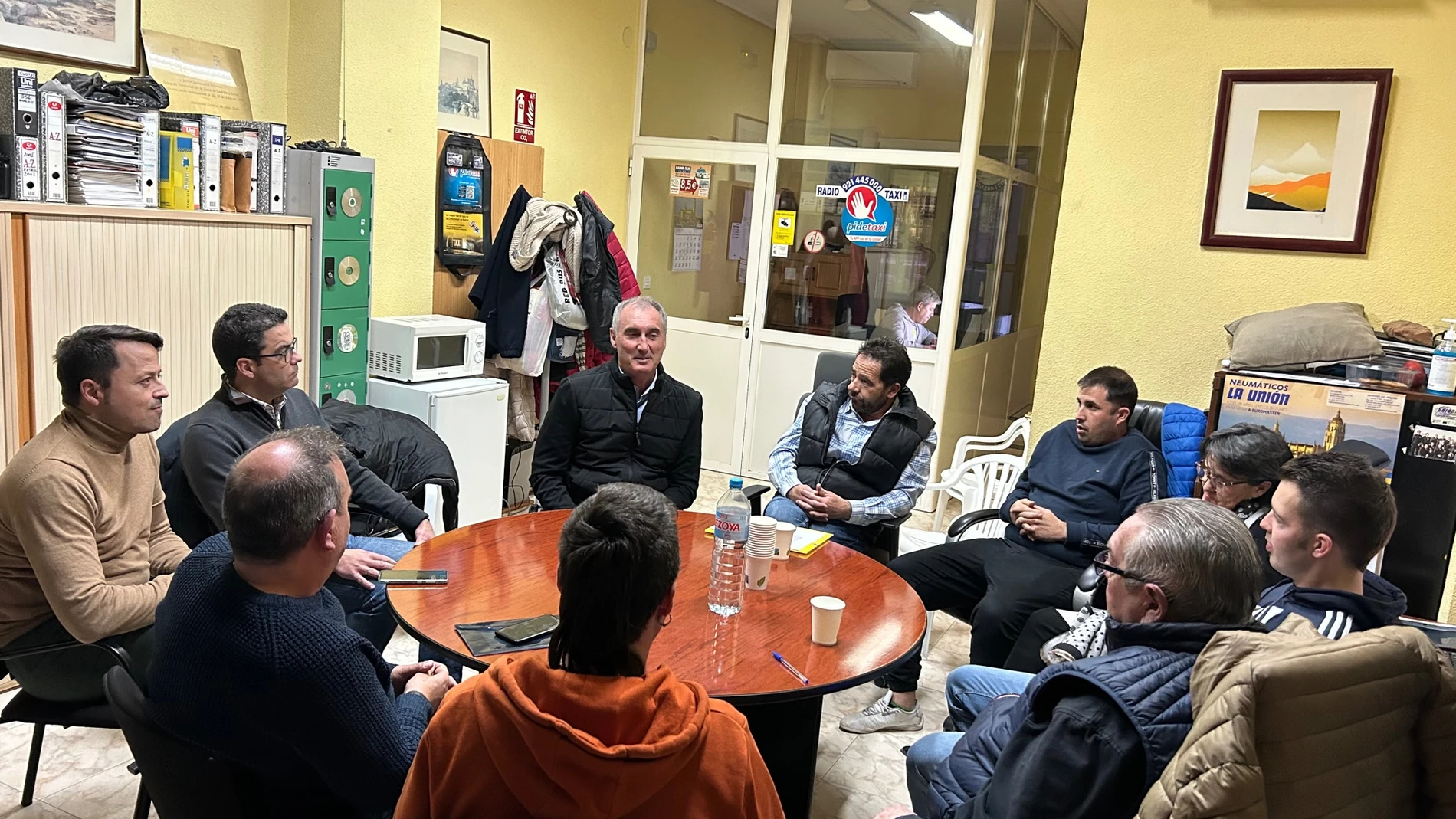 José Mazarías se reúne con la asociación de taxistas de Segovia