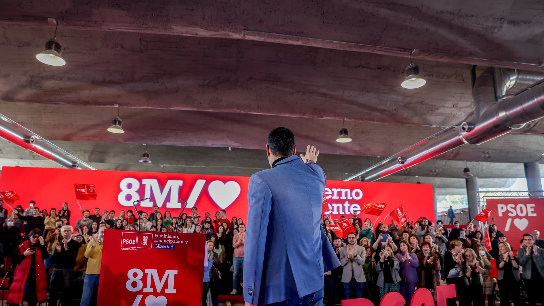 Pedro Sánchez participa en un acto que conmemora el 8M