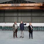 Óscar Puente visita las instalaciones de BIKI en el Polígono de Argales