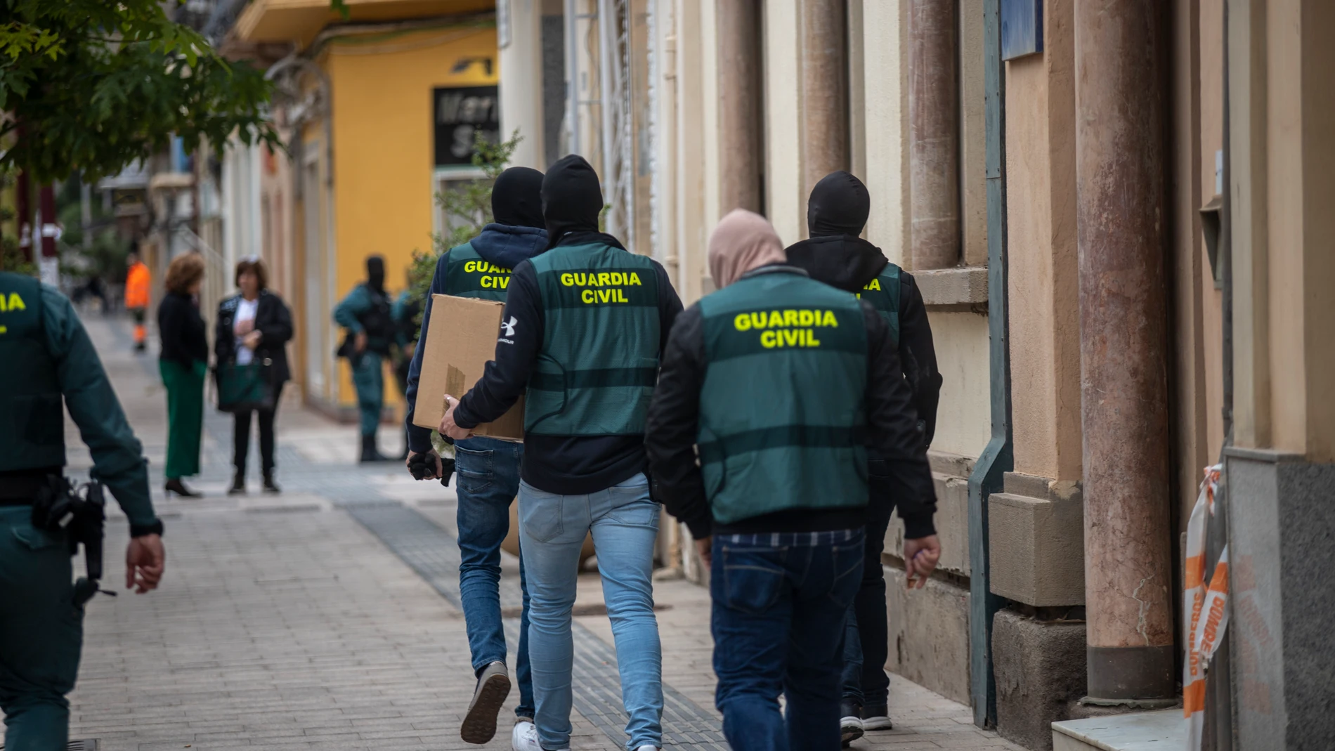 Varios agentes de la Guardia Civil