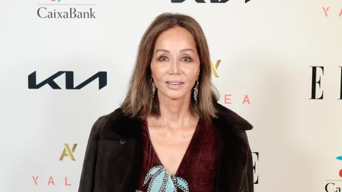 Isabel Preysler con botas altas.