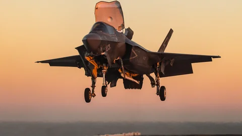 El F-35 se convierte en el caza estándar de la OTAN y se extiende por Asia
