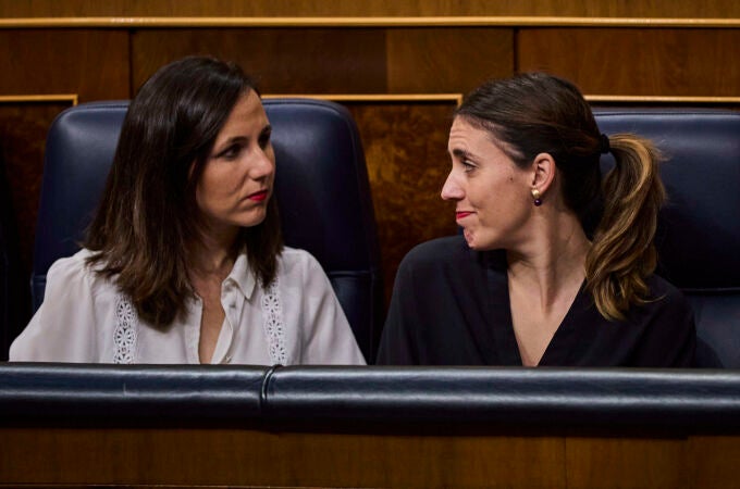 Montero y Belarra buscan foco en la moción y piden intervenir