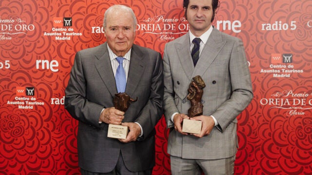 RNE entrega los premios de la 55ª edición 'Oreja de Oro' y 'Hierro de Oro' a Morante de la Puebla y a la ganadería de Victoriano del Río
