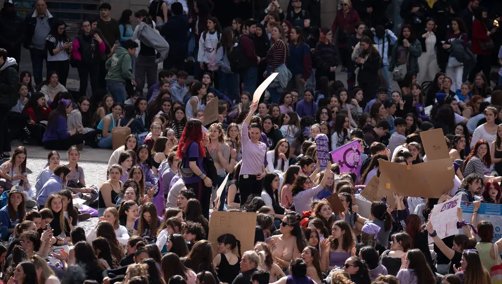 Manifestación en Barcelona convocada por el Sindicato de Estudiantes en el 8M 