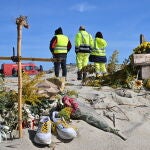 Cruces y flores, en homenaje a las víctimas de la tragedia de Cutro