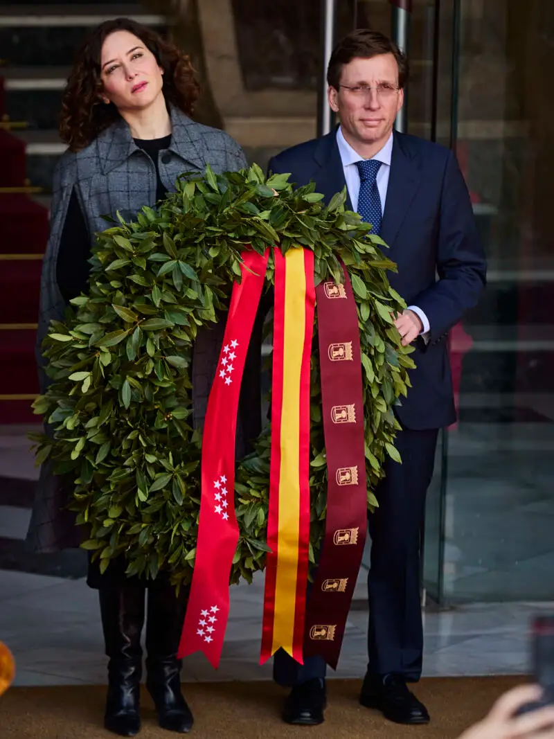 La Presidenta de la Comunidad de Madrid, Isabel Díaz Aysuo en el homenaje de la Comunidad de Madrid a las víctimas de los atentados terroristas del 11 de marzo de 2004. La presidenta de la Comunidad de Madrid, Isabel Díaz Ayuso, junto con el alcalde de Madrid, José Luis Martínez-Almeida, y los representantes de las asociaciones de víctimas: la presidenta de la Asociación Víctimas del Terrorismo, Maite Araluce; la presidenta de la Asociación de Ayuda a las Víctimas del 11-M, Dori Majali; el presidente de la Fundación Víctimas del Terrorismo, Tomás Caballero; y el presidente de la Asociación 11M Afectados del Terrorismo, Eulogio Paz, participa en el acto solemne en recuerdo a las víctimas de los atentados del 11 de marzo de 2004 en Madrid. © Alberto R. Roldán / La Razón