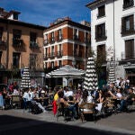 Terrazas de bares y restaurantes de Madrid llenas de gente