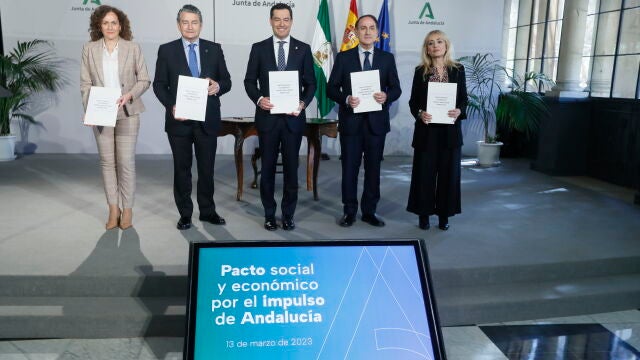 Andalucía pacta con empresarios y sindicatos reforzar la atención primaria y un plan de empleo juvenil