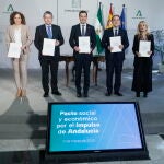 Andalucía pacta con empresarios y sindicatos reforzar la atención primaria y un plan de empleo juvenil