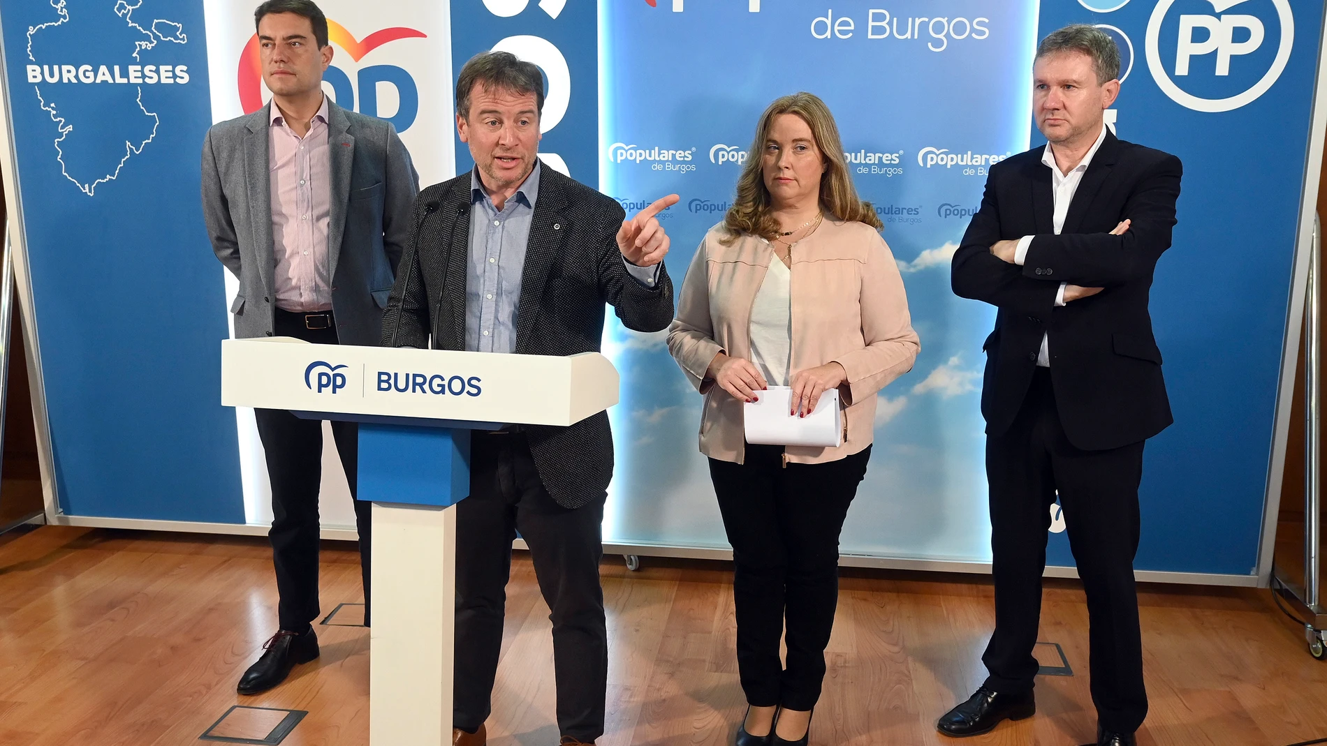 Borja Suárez junto a Ángel Ibáñez, Cristina Ayala y Javier Lacalle