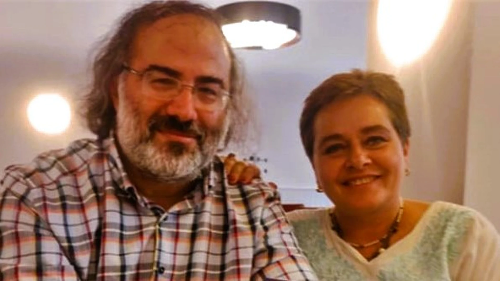 Los poetas Alfredo Pérez Alencart y Carmen Nozal