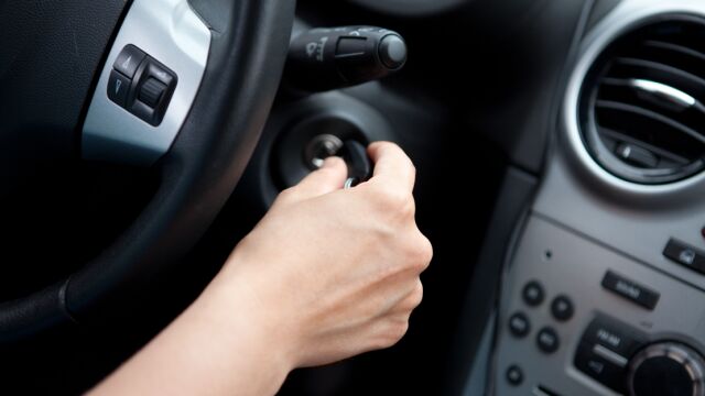 Es importante que dejemos el coche unos segundos en ralentí antes de empezar a moverlo