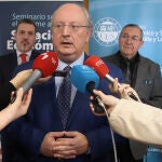 Enrique Cabero participa en unas jornadas en León