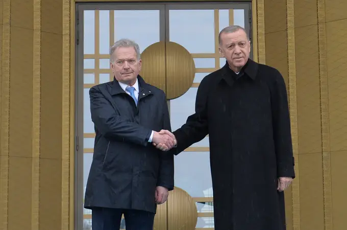 Erdogan da luz verde al ingreso de Finlandia en la OTAN, pero mantiene el veto a Suecia