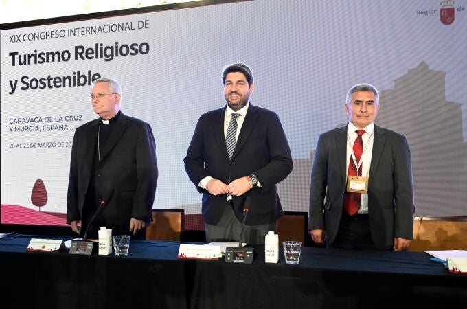 López Miras inaugura el congreso que hace de la Región "la capital mundial del turismo religioso"