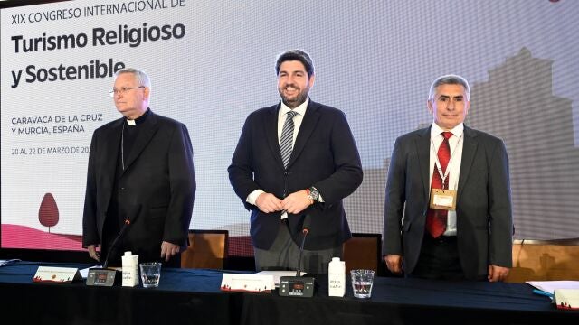 López Miras inaugura el congreso que hace de la Región "la capital mundial del turismo religioso"