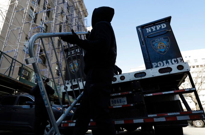 New York Criminal Court preparation for potential indictment of former President Donald Trump