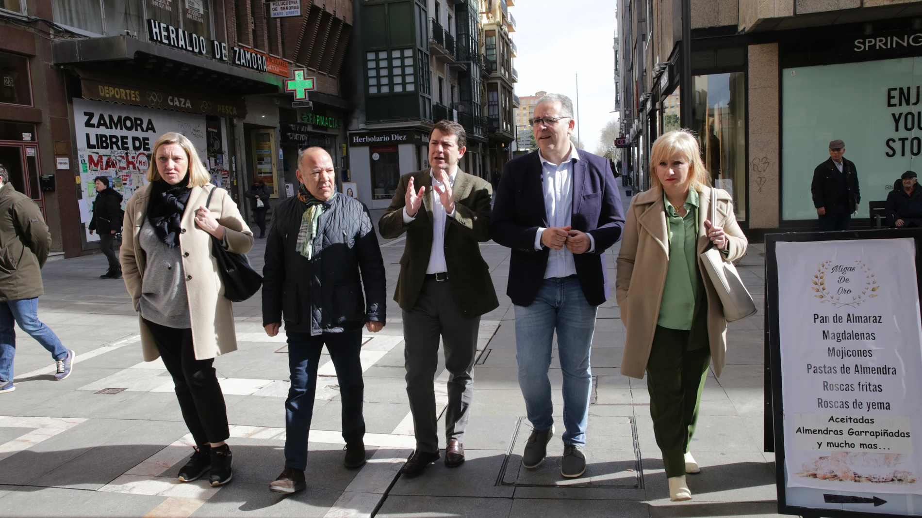 Mañueco respalda a Jesús María Prada, en Zamora, junto a Isabel Blanco y José María Barrios, entre otros