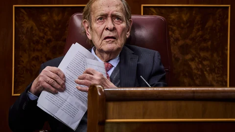Ramon Tamames durante la moción de censura
