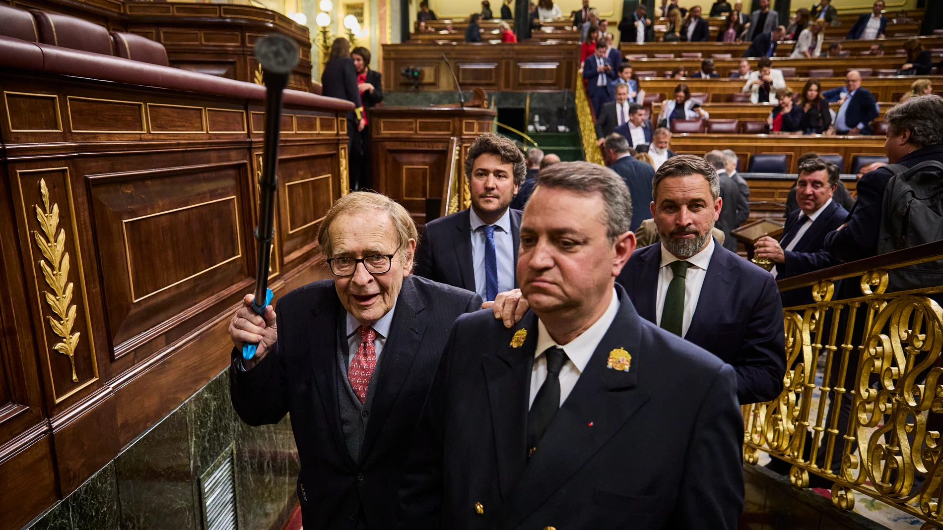 Moción de censura al Gobierno presidido por Pedro Sánchez Pérez Castejón que incluye como candidato a la Presidencia del Gobierno a Ramón Tamames Gómez presentado por VOX