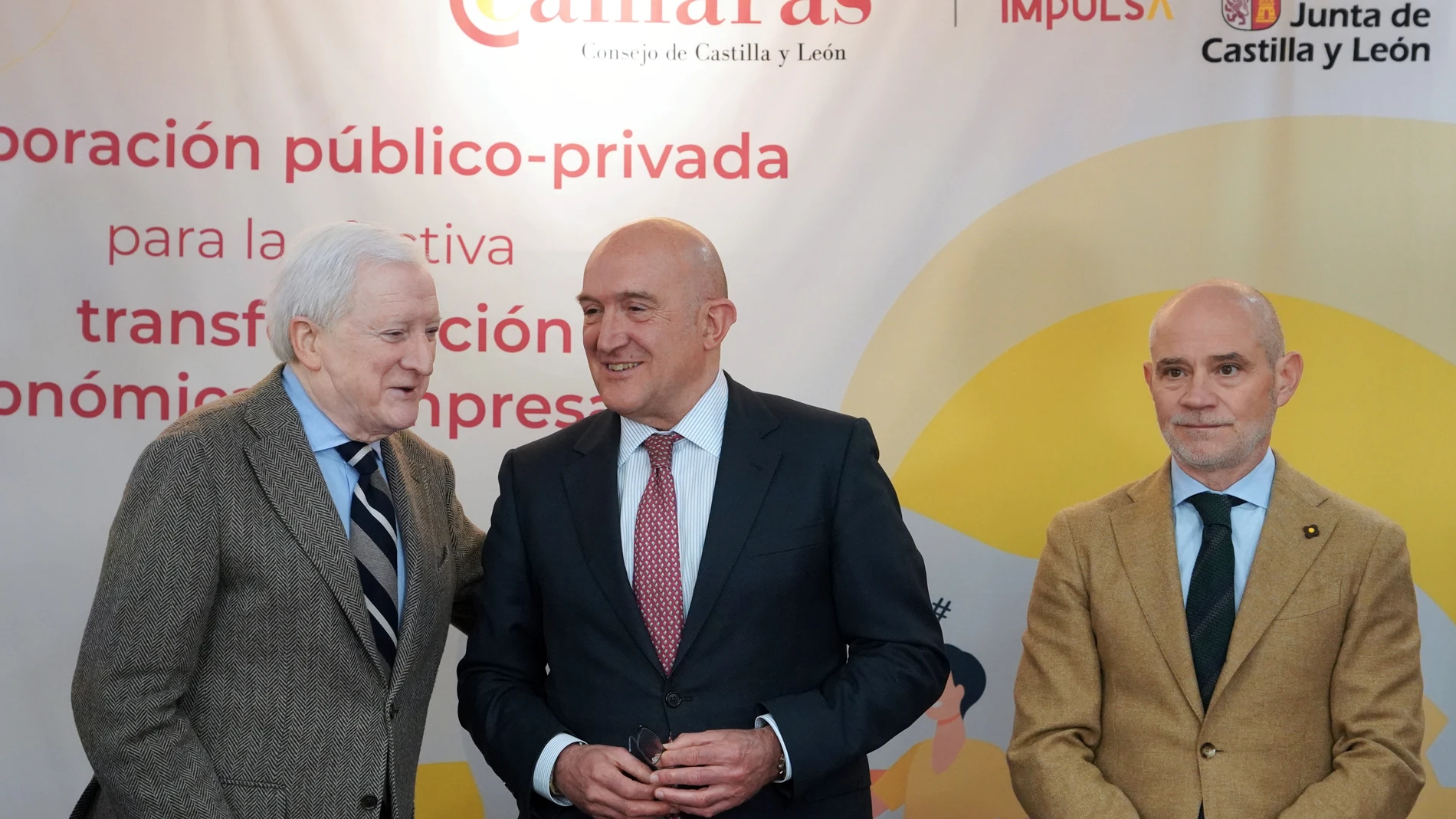 Jesús Julio Carnero junto a Antonio Méndez Pozo y Víctor Caramanzana