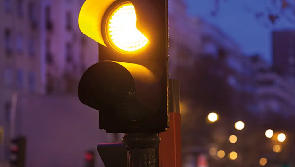 La mayoría de los usuarios están convencidos de que pasar el semáforo en ámbar no es motivo de multa... pero se equivocan