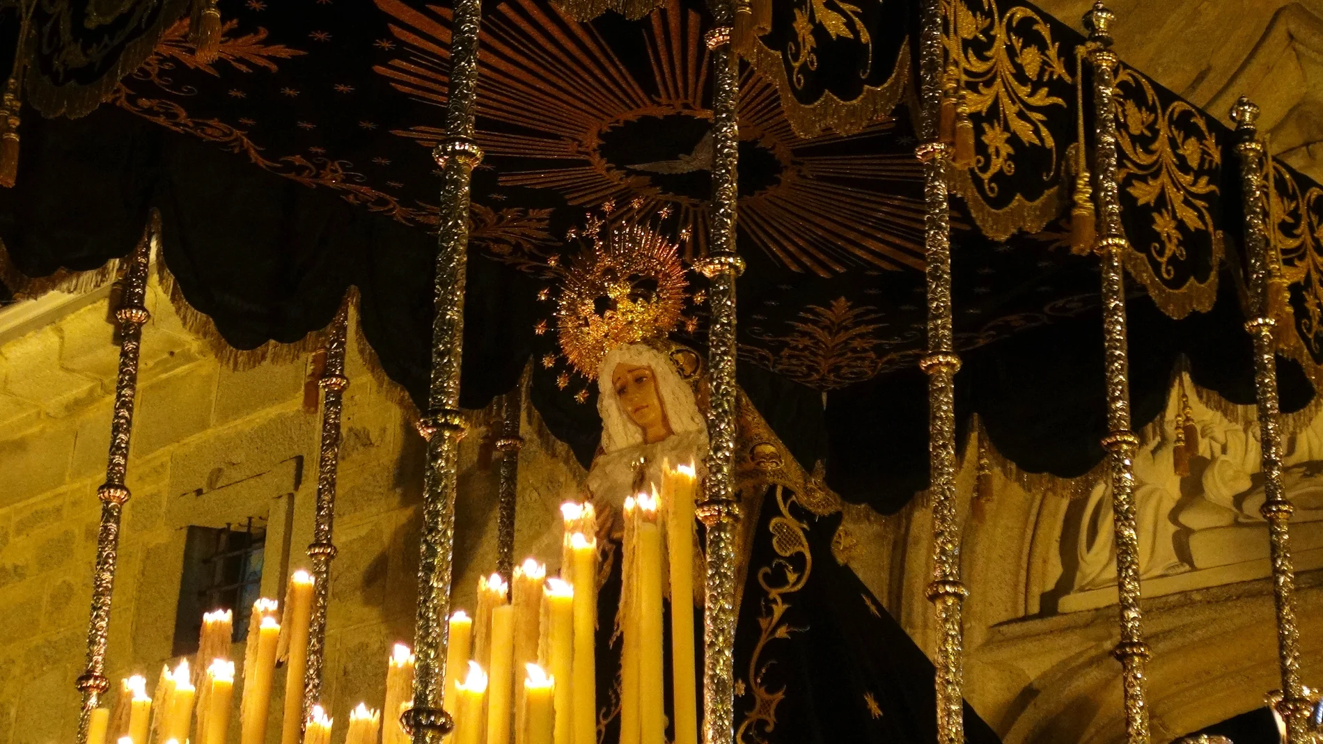 Imagen de la procesión central  de Semana Santa de Galapagar