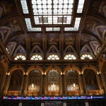 Economía/Bolsa.- El Ibex 35 cede un 0,5% en la apertura y se mantiene por debajo de los 9.000 puntos