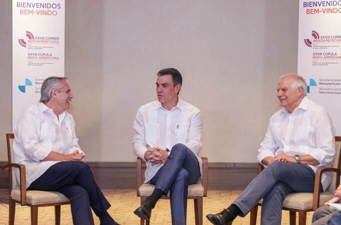 Reunión entre Alberto Fernández, Pedro Sánchez y Josep Borrell