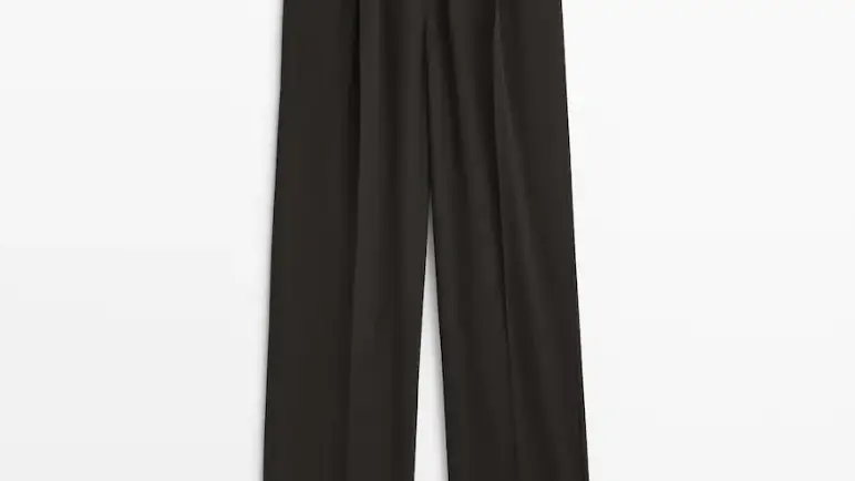 Pantalón negro de Massimo Dutti.