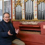  Luis Arranz, vicepresidente de la Fundación Francis Chapelet,que ha iniciado una campaña de micro mecenazgo para comprar y restaurar un piano de gran cola construido en París en 1904 para hacerlo sonar en su auditorio de Abarca de Campos, un pueblo palentino de 40 habitantes