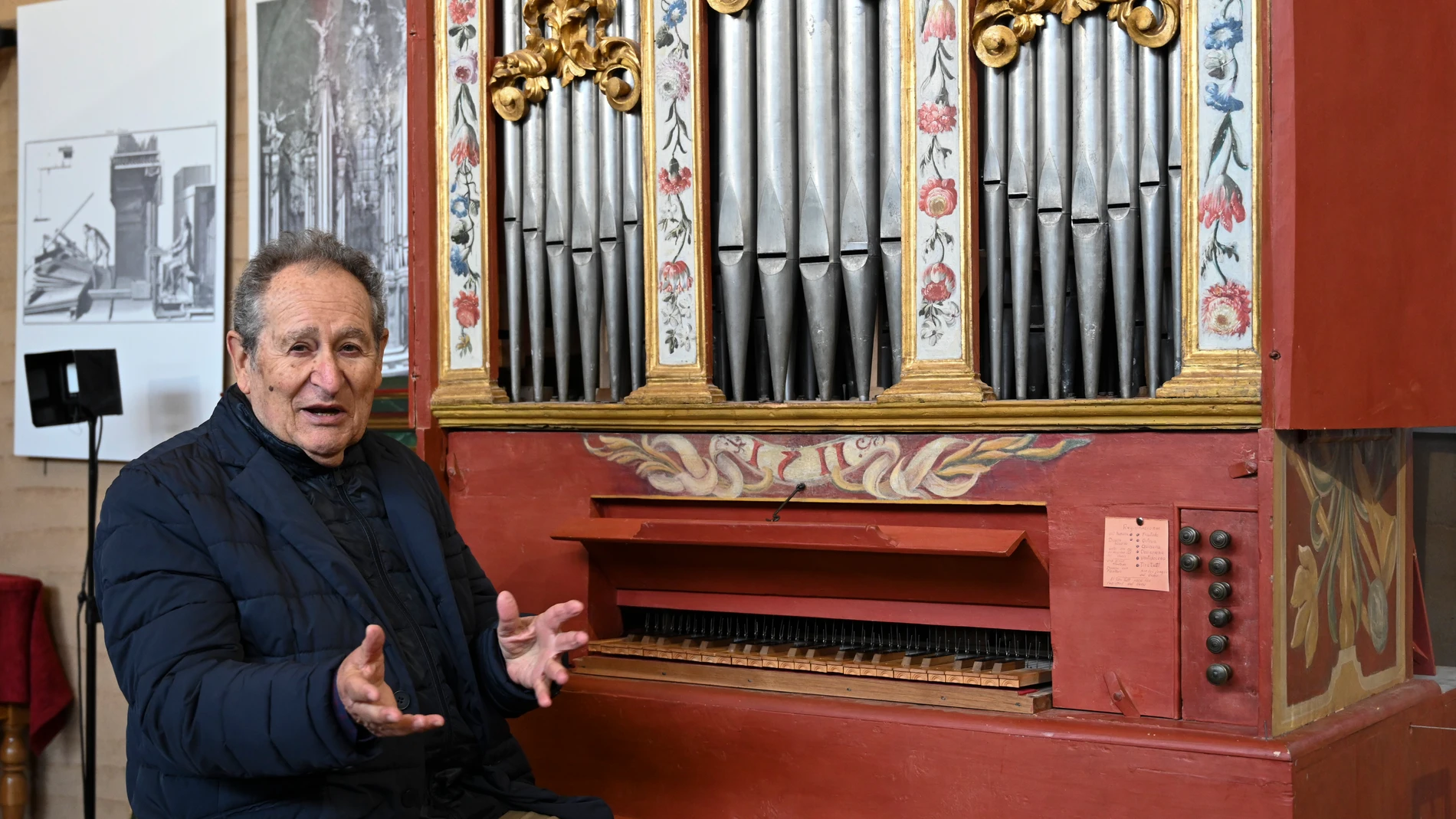 Luis Arranz, vicepresidente de la Fundación Francis Chapelet,que ha iniciado una campaña de micro mecenazgo para comprar y restaurar un piano de gran cola construido en París en 1904 para hacerlo sonar en su auditorio de Abarca de Campos, un pueblo palentino de 40 habitantes