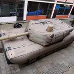 Un tanque hinchable puede actuar como señuelo en el campo de batalla.