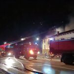 Un incendio quema dos viviendas en Palacios de Rueda (León)