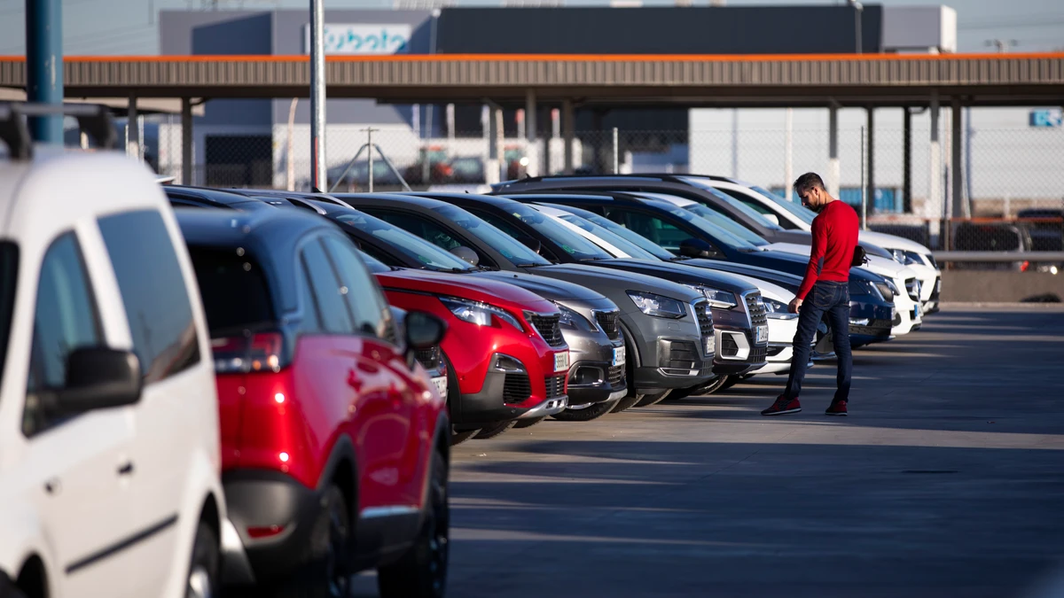Las ventas de coches caen en marzo un 4,7 % tras 14 meses seguidos de crecimiento