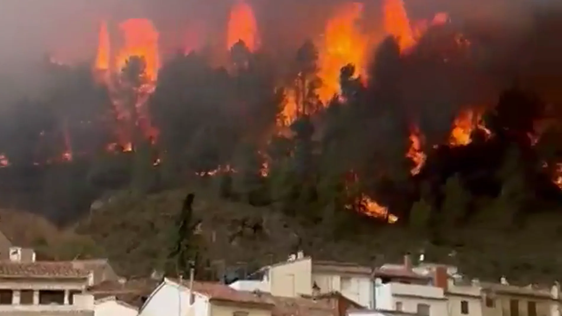 Espectaculares imágenes del incendio en Castellón
