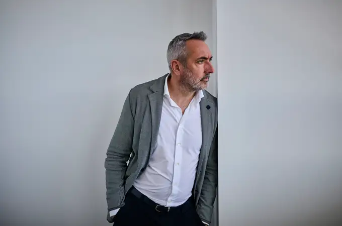 Xavier Domínguez, consultor político: «Las campañas de PP y PSOE tienen mucha publicidad y poco fondo»