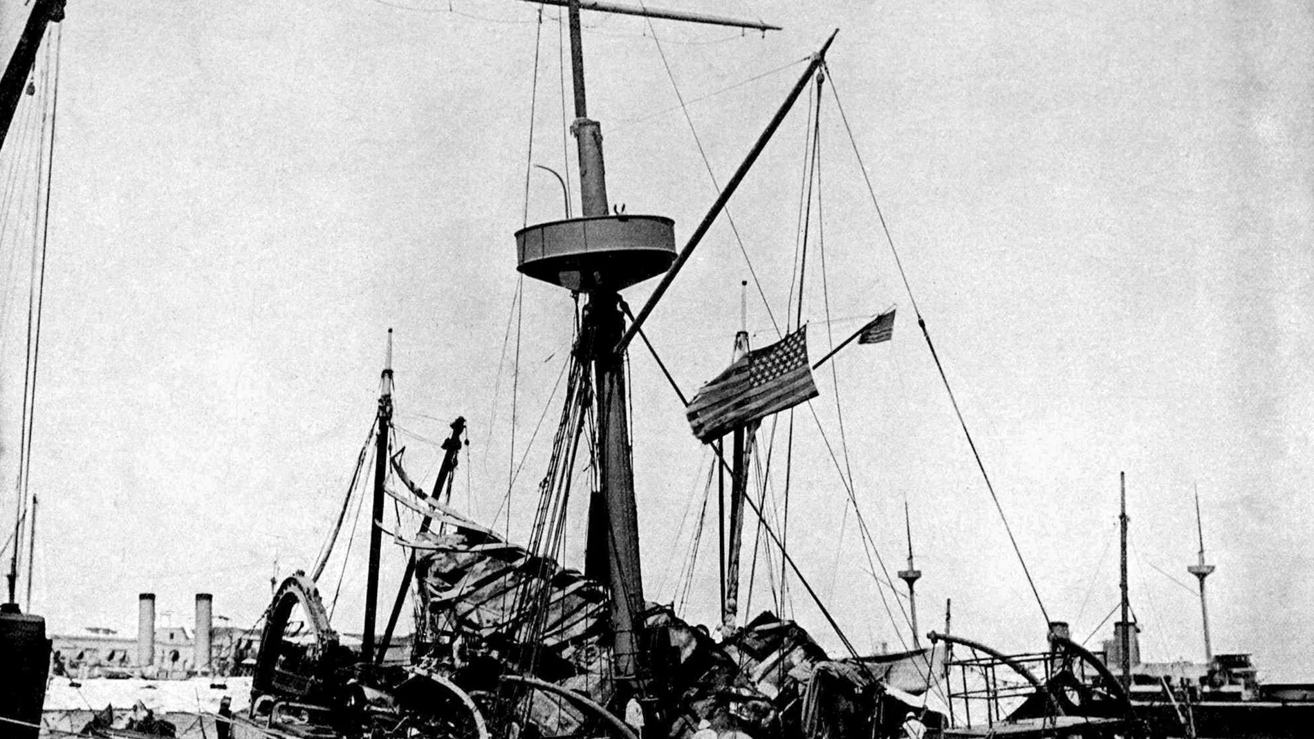 Imagen del navío estadounidense hundido, Maine