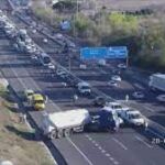 El accidente de un camión provoca fuertes retenciones en la A-4 cerca de Pinto