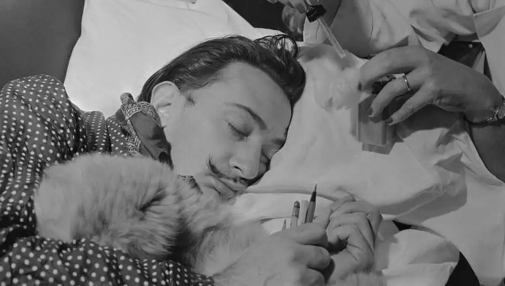 La siesta de Dalí consiste en dormirse con una cucharilla en la mano