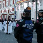 Agentes de la Policía Municipal, durante una procesión en la Puerta del Sol