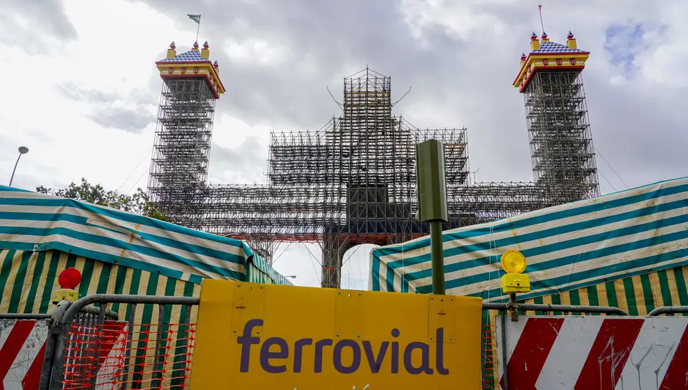 La portada de la Feria de Sevilla, encargada al grupo Ferrovial.